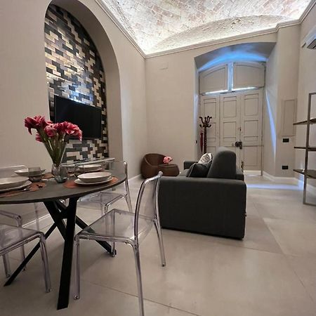 Zentral Suite Naples Luaran gambar