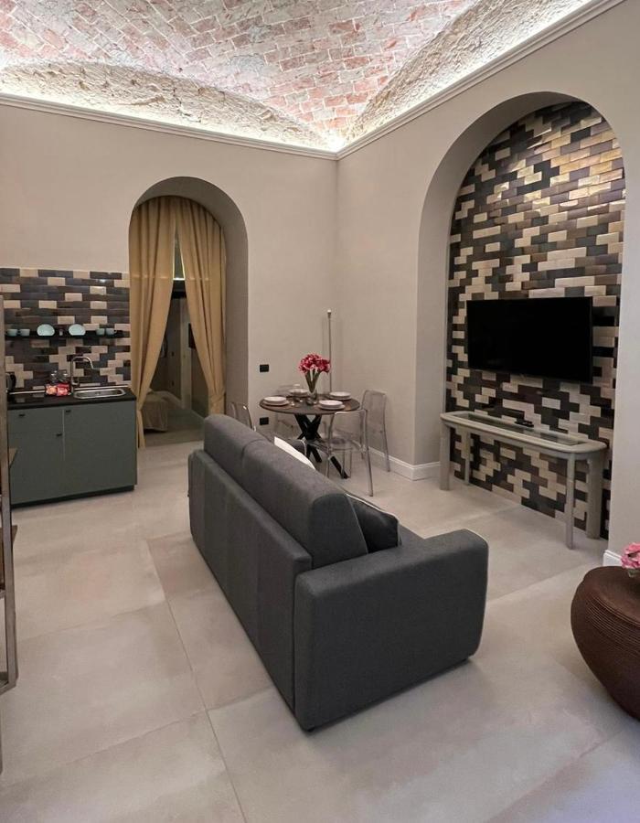 Zentral Suite Naples Luaran gambar