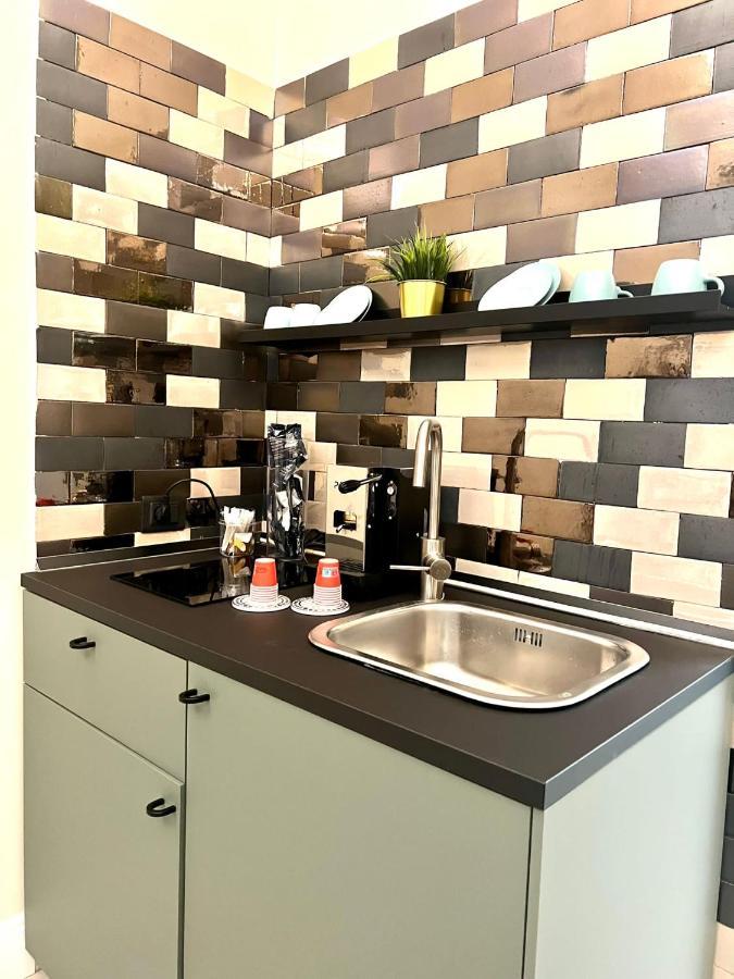 Zentral Suite Naples Luaran gambar
