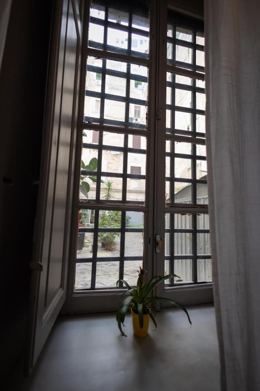 Zentral Suite Naples Luaran gambar