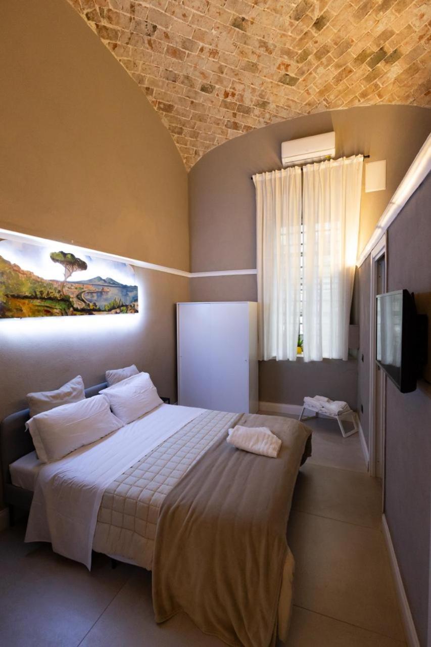 Zentral Suite Naples Luaran gambar