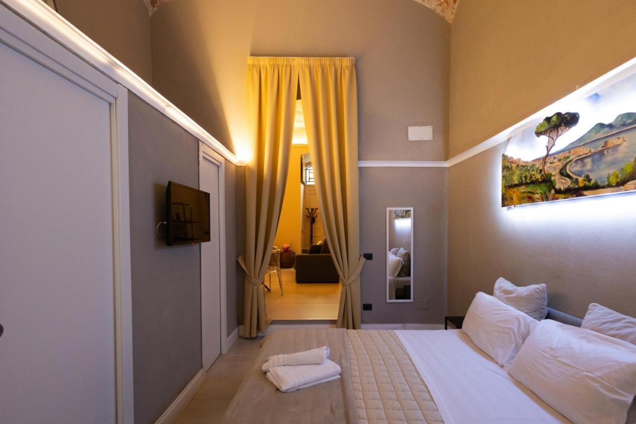 Zentral Suite Naples Luaran gambar