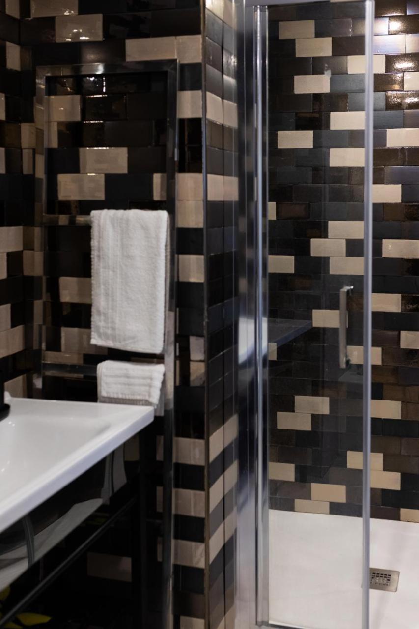 Zentral Suite Naples Luaran gambar