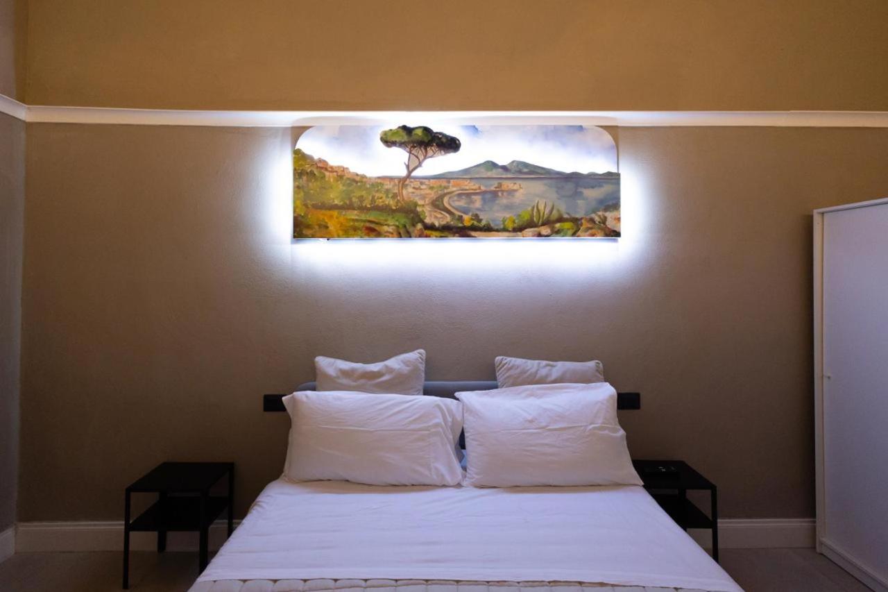 Zentral Suite Naples Luaran gambar